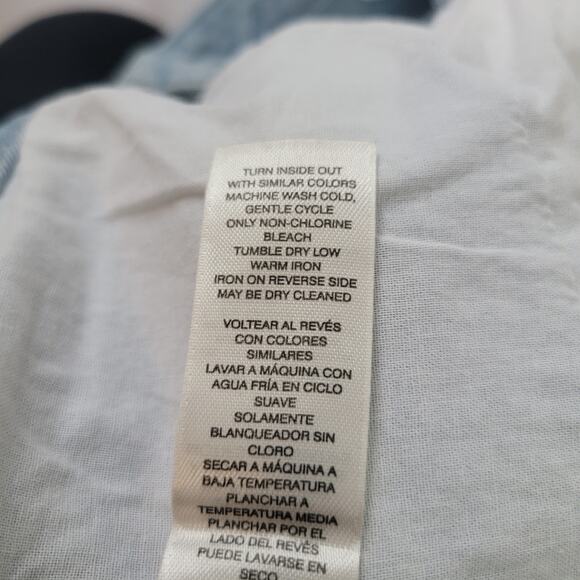 Chico's  Size 3 US XL Perfect Stretch Girlfriend Slim Leg Capris Lightwash Jeans - Picture 8 of 9